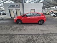 Gebraucht Opel Astra 140 PS (102 kW) 2012 Rot Limousine