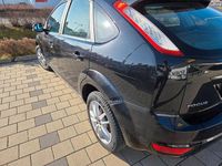 Gebraucht Ford Focus Ambiente 101 PS (74 kW) 2008 Schwarz Limousine