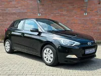 Gebraucht Hyundai i20 Select 101 PS (74 kW) 2017 Schwarz Limousine