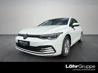 Gebraucht VW Golf VIII Life 131 PS (96 kW) 2023 Weiß Limousine