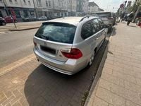 Gebraucht BMW 320 163 PS (119 kW) 2007 Silber Kombi