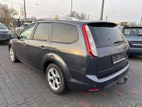 Gebraucht Ford Focus Viva 101 PS (74 kW) 2011 Royalgrau met. Kombi
