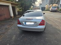 Gebraucht Mercedes E220 150 PS (110 kW) 2003 Silber Limousine
