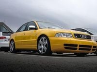 Używany Audi S4 265 KM (194 kW) 1998 Żółty Sedan/Limuzyna