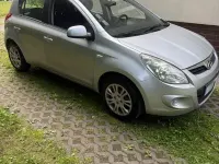 Gebraucht Hyundai i20 Edition 77 PS (56 kW) 2010 Silber Kleinwagen
