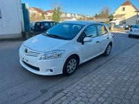 Gebraucht Toyota Auris 90 PS (66 kW) 2011 Weiß Kleinwagen