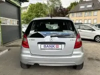 Używany Mercedes A160 82 KM (60 kW) 2008 Srebrny Sedan/Limuzyna