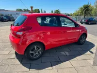 Gebraucht Hyundai i20 Edition 77 PS (56 kW) 2011 Rot Kleinwagen