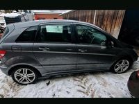 Gebraucht Mercedes B200 136 PS (100 kW) 2010 Grau Van / Kleinbus