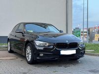 Gebraucht BMW 318 150 PS (110 kW) 2016 Schwarz Limousine