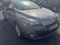 Gebraucht Renault Mégane GrandTour Authentique 110 PS (80 kW) 2012 Grau cassiopee Kombi