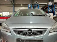 Gebraucht Opel Astra 125 PS (91 kW) 2011 Grau Limousine