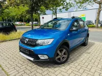 Gebraucht Dacia Sandero Celebration 90 PS (66 kW) 2018 Blau Limousine