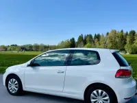 Gebraucht VW Golf VI 105 PS (77 kW) 2011 Weiß Kleinwagen