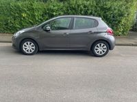 gebraucht Peugeot 208 PureTech 82 Active Active