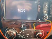 Gebraucht Renault Captur Luxe 90 PS (66 kW) 2015 Orange SUV