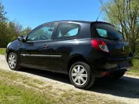 Używany Renault Clio III 75 KM (55 kW) 2012 Czarny Hatchback