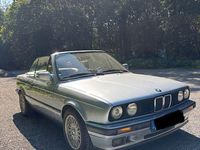 Gebraucht BMW 318 Basis 116 PS (85 kW) 1991 Blau Cabrio