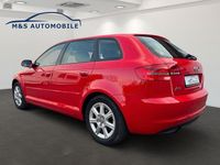 Gebraucht Audi A3 Ambiente 105 PS (77 kW) 2011 Rot Kleinwagen