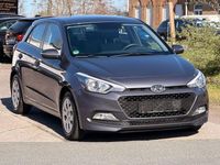 Gebraucht Hyundai i20 75 PS (55 kW) 2015 Limousine