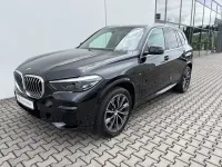 Gebraucht BMW X5 M Sport 286 PS (210 kW) 2023 Black sapphire metallic SUV
