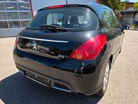 Gebraucht Peugeot 308 Active 120 PS (88 kW) 2011 Schwarz Limousine