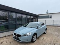 Gebraucht Volvo V40 Kinetic 122 PS (89 kW) 2018 Blau Limousine