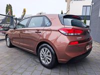 Gebraucht Hyundai i30 120 PS (88 kW) 2017 Braun Limousine