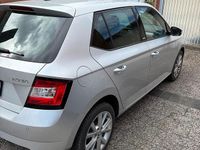 Gebraucht Skoda Fabia Joy 60 PS (44 kW) 2016 Silber Kleinwagen
