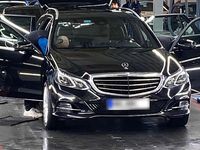 Gebraucht Mercedes E220 Elegance 170 PS (125 kW) 2016 Schwarz Kombi