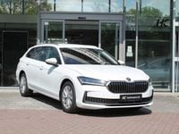Gebraucht Skoda Superb Selection 204 PS (150 kW) 2025 Purity weiß (uni) Kombi