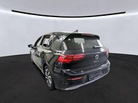 Gebraucht VW Golf VIII Active 150 PS (110 kW) 2022 Deep black perleffekt (metallic) Limousine