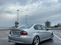 Gebraucht BMW 320 150 PS (110 kW) 2006 Silber Limousine