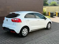 Gebraucht Kia Rio 86 PS (63 kW) 2014 Weiß Limousine