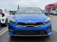 Gebraucht Kia Ceed Spirit 140 PS (102 kW) 2025 Blau Kleinwagen