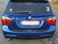 Gebraucht BMW 320 177 PS (130 kW) 2007 Blau Kombi