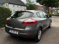 Gebraucht Renault Mégane Dynamique 116 PS (85 kW) 2014 Grau Limousine