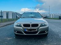 Gebraucht BMW 318 140 PS (102 kW) 2012 Braun Kombi
