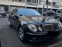 Gebraucht Mercedes E500 Avantgarde 306 PS (225 kW) 2004 Schwarz Limousine