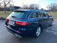 Gebraucht Mercedes E220 194 PS (142 kW) 2020 Blau Limousine