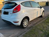 Gebraucht Ford Fiesta 82 PS (60 kW) 2011 Weiß Kleinwagen