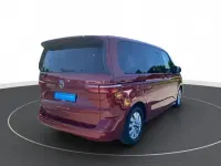 Gebraucht VW Multivan Basis 150 PS (110 kW) 2024 Rot Van / Kleinbus
