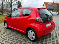 Gebraucht Toyota Aygo 68 PS (50 kW) 2009 Rot Kleinwagen