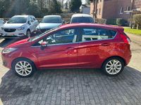 Gebraucht Ford Fiesta Titanium 101 PS (74 kW) 2017 Rot Kleinwagen