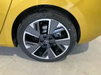 Usado Opel Astra 114 kW (156 HP) 2025 Amarelo Citadino