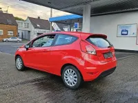 Gebraucht Ford Fiesta Trend 60 PS (44 kW) 2016 Rot Kleinwagen