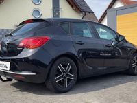 Gebraucht Opel Astra 110 PS (80 kW) 2013 Limousine