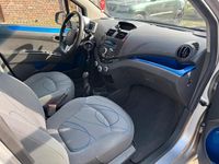 Gebraucht Chevrolet Spark LT 74 PS (54 kW) 2011 Silber Kleinwagen