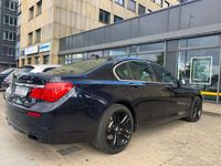 Usata BMW 740 306 CV (225 kW) 2013 Blu Berlina