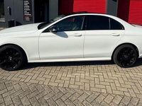 Gebraucht Mercedes E220 AMG 194 PS (142 kW) 2016 Weiß Limousine
